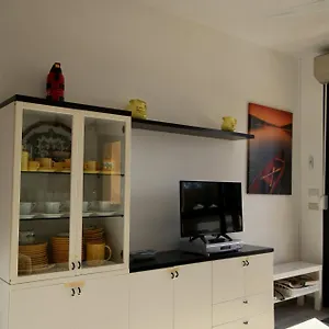 https://casa-giusy-affitti-brevi-italia.hotelitalianriviera.com
